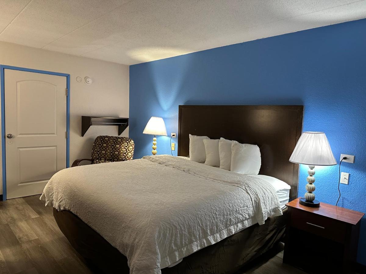 American Inn and Suites Bishop Airport — photo 6