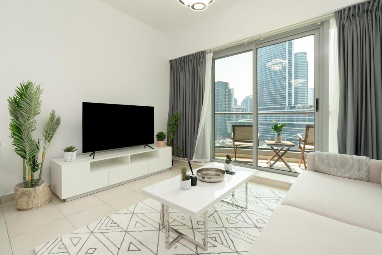 Gala Guests - Stunning Front-Row Marina Views at The Point - 2