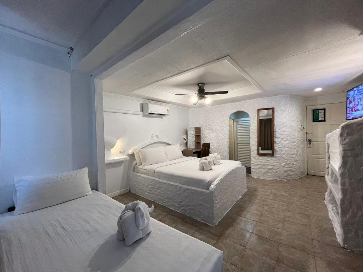 Big Boys' Bed & Burger - Patong Beach - 2