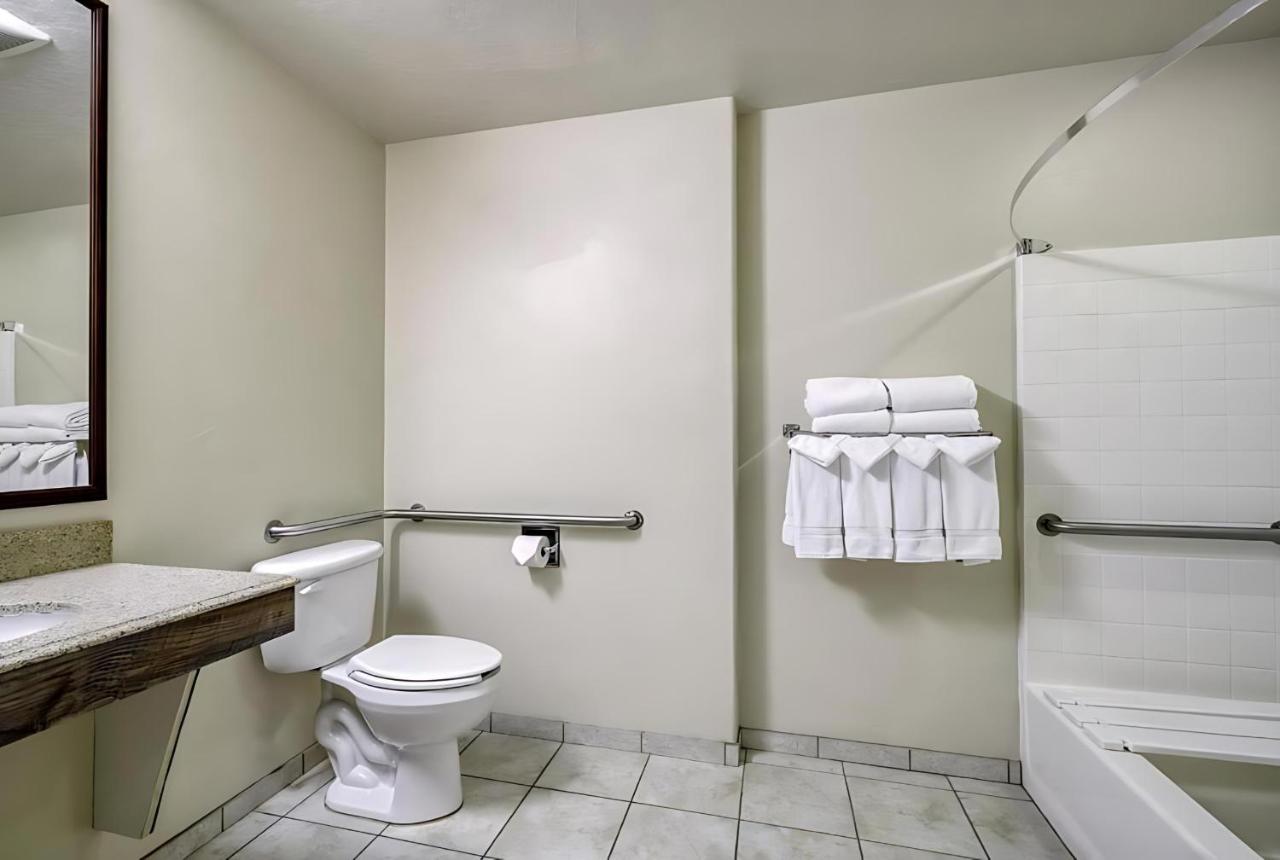 Yellowstone Park Hotel — photo 9