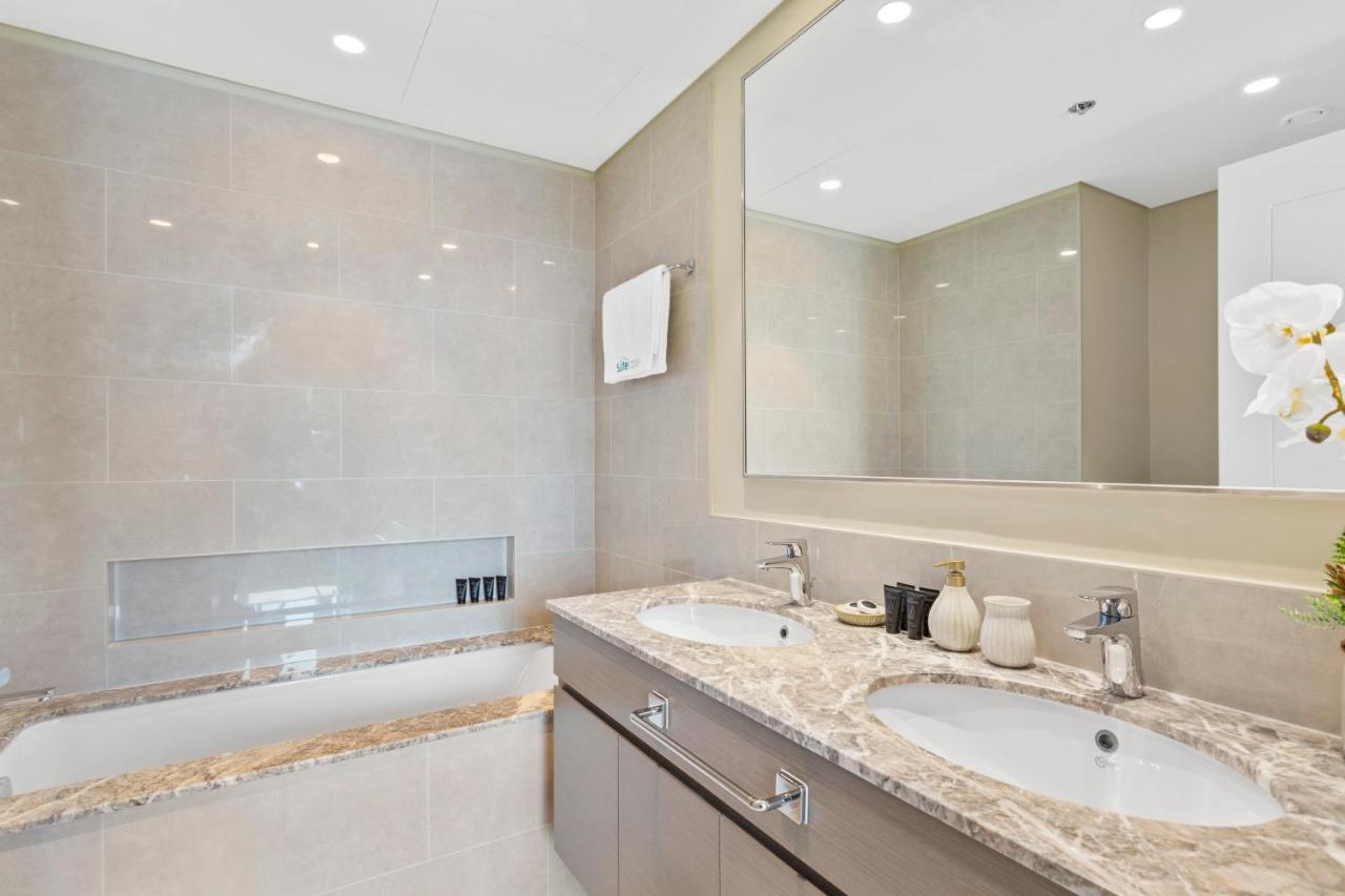 Luxurious Living in a 2 Bedroom at Forte Downtown - 3