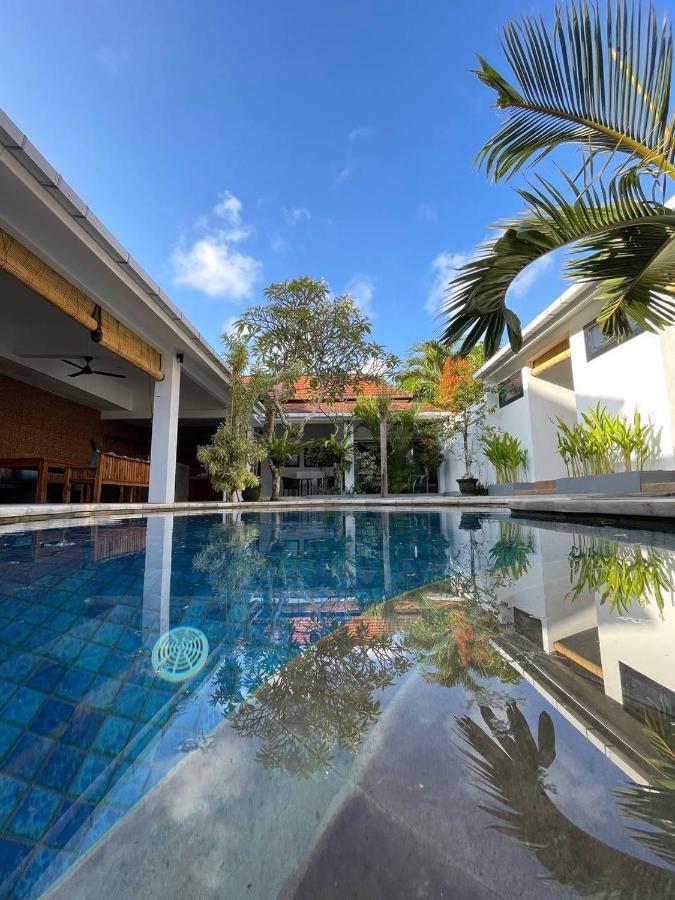 Black Pillow Villa - 4