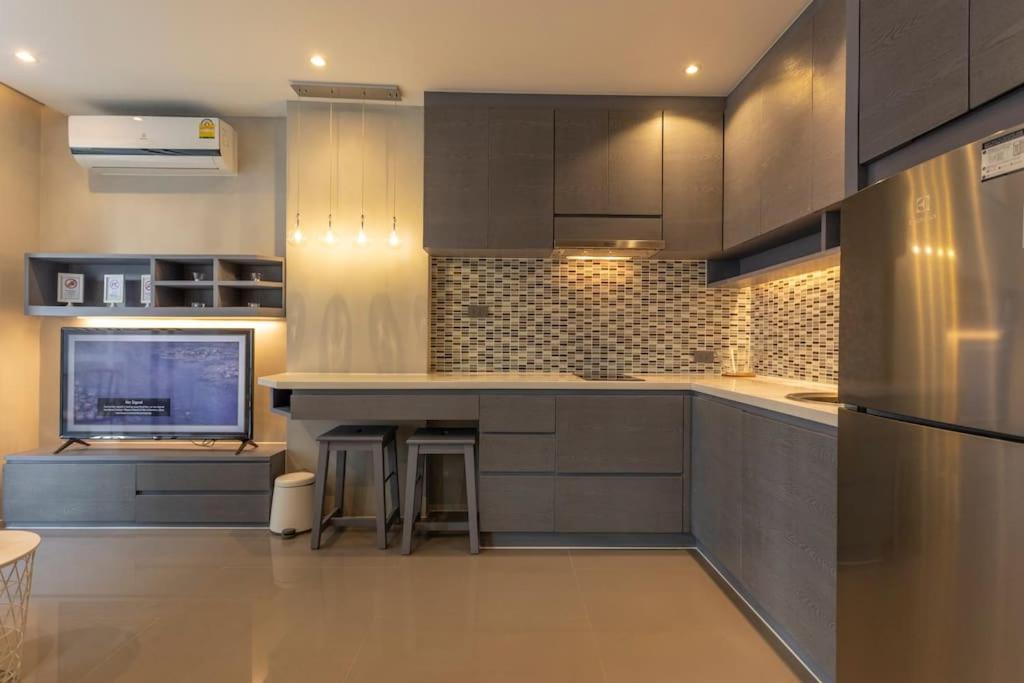 C141 Fully Loaded Best Facilities Nicest Apartment - 2