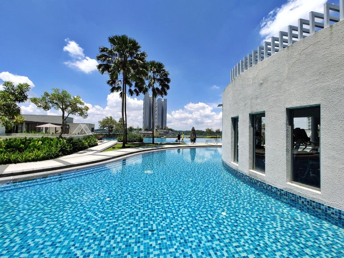 Teega's Luxurious Family Oasis near Legoland