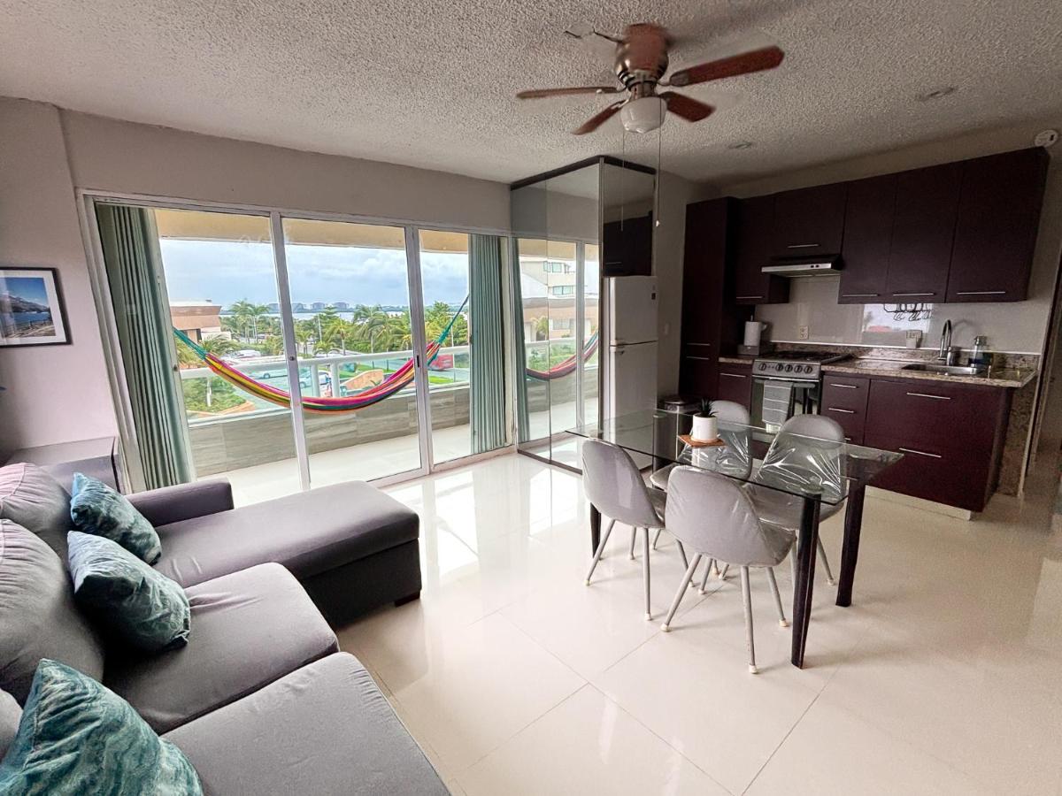 Brisas Shores 209 Beachfront Apartment with terrace, Cancun Hotel Zone, 1 bedroom - 5