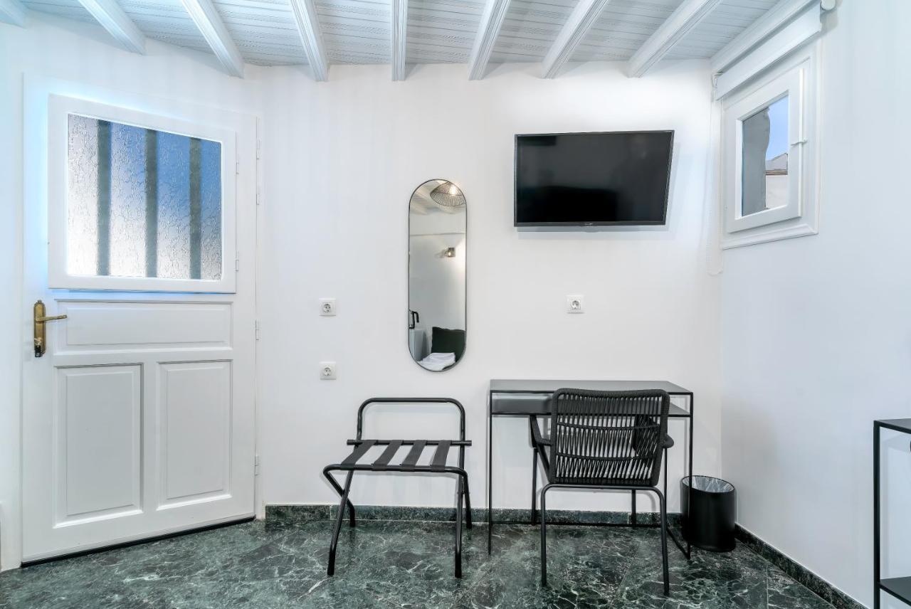 Skepi Boutique Rooms in Mykonos Town - 5