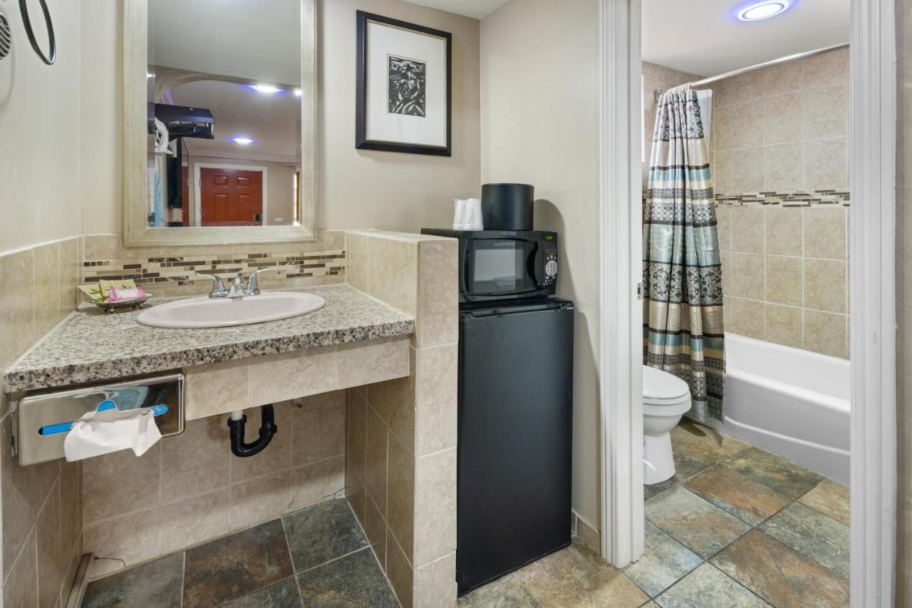 Palm Motel — photo 15