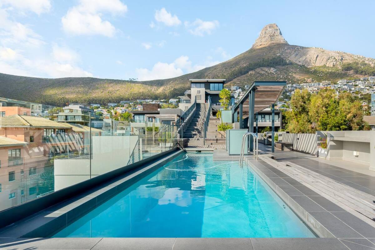 Lovely Sea View Duplex Sea Point - 4