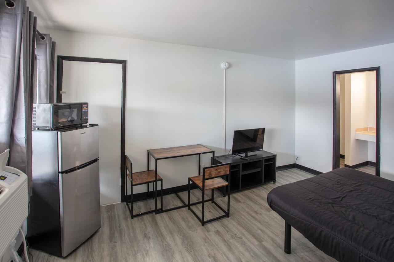 Glenstone Court Motel — photo 19