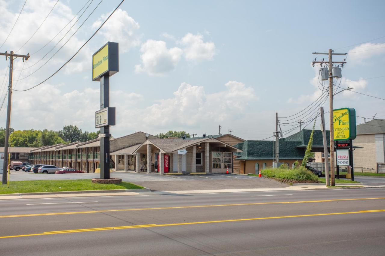 Glenstone Court Motel — photo 24