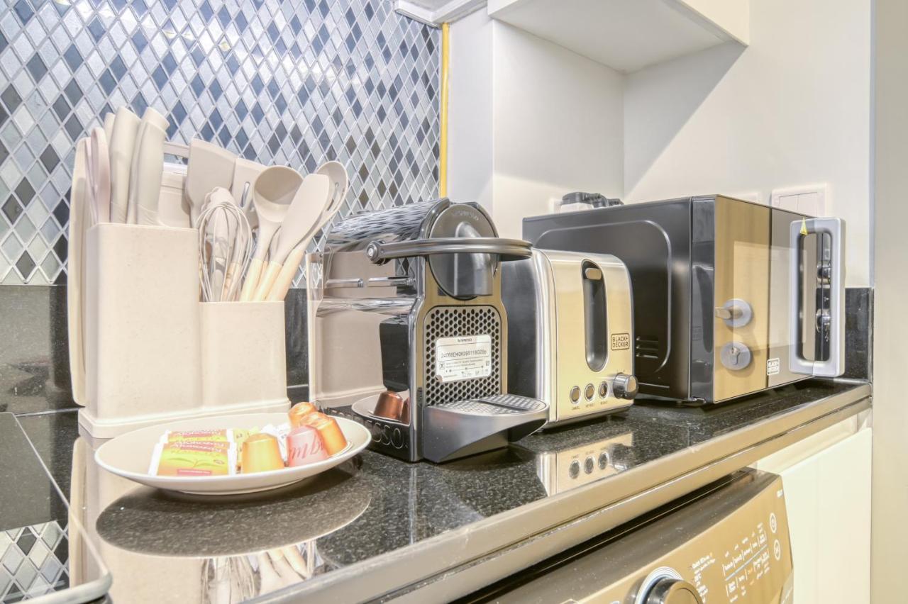 Cozy High-Floor Studio with Amazing Views - 5