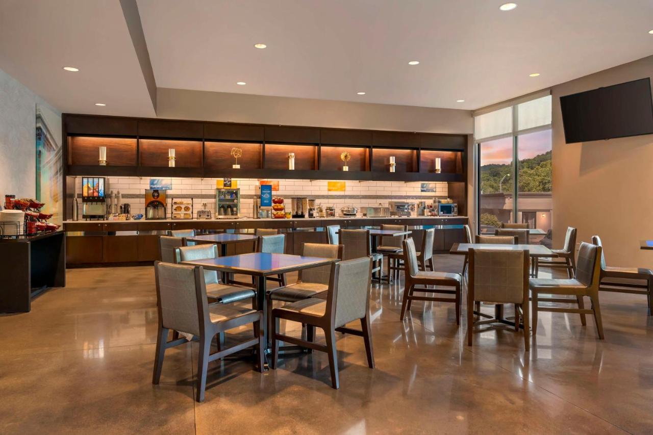 GLo Hotel Asheville-Blue Ridge Parkway — photo 5
