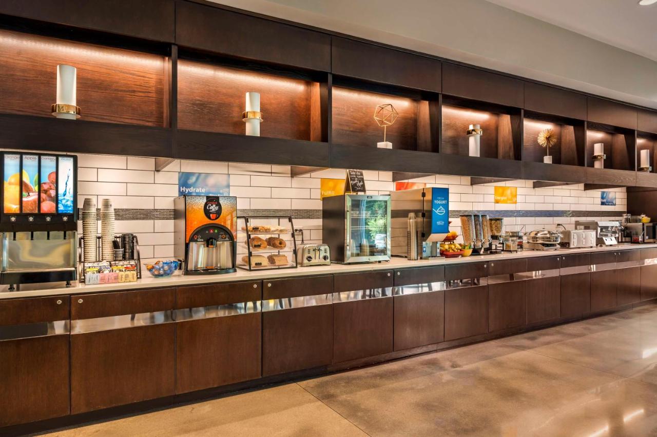 GLo Hotel Asheville-Blue Ridge Parkway — photo 12