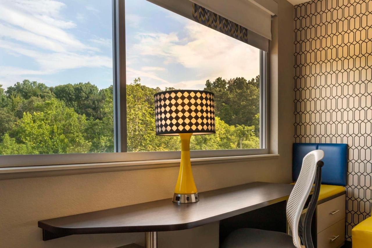 GLo Hotel Asheville-Blue Ridge Parkway — photo 23