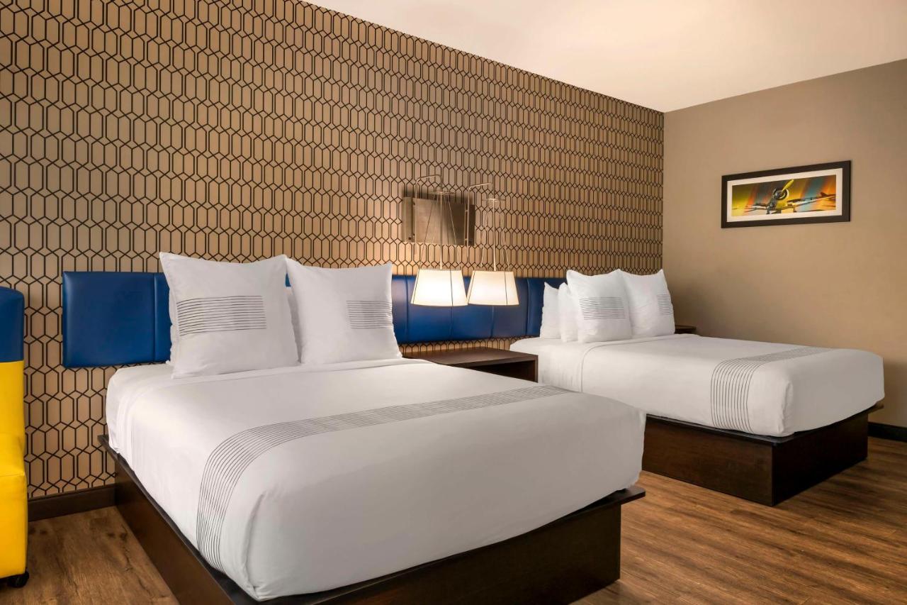 GLo Hotel Asheville-Blue Ridge Parkway — photo 24