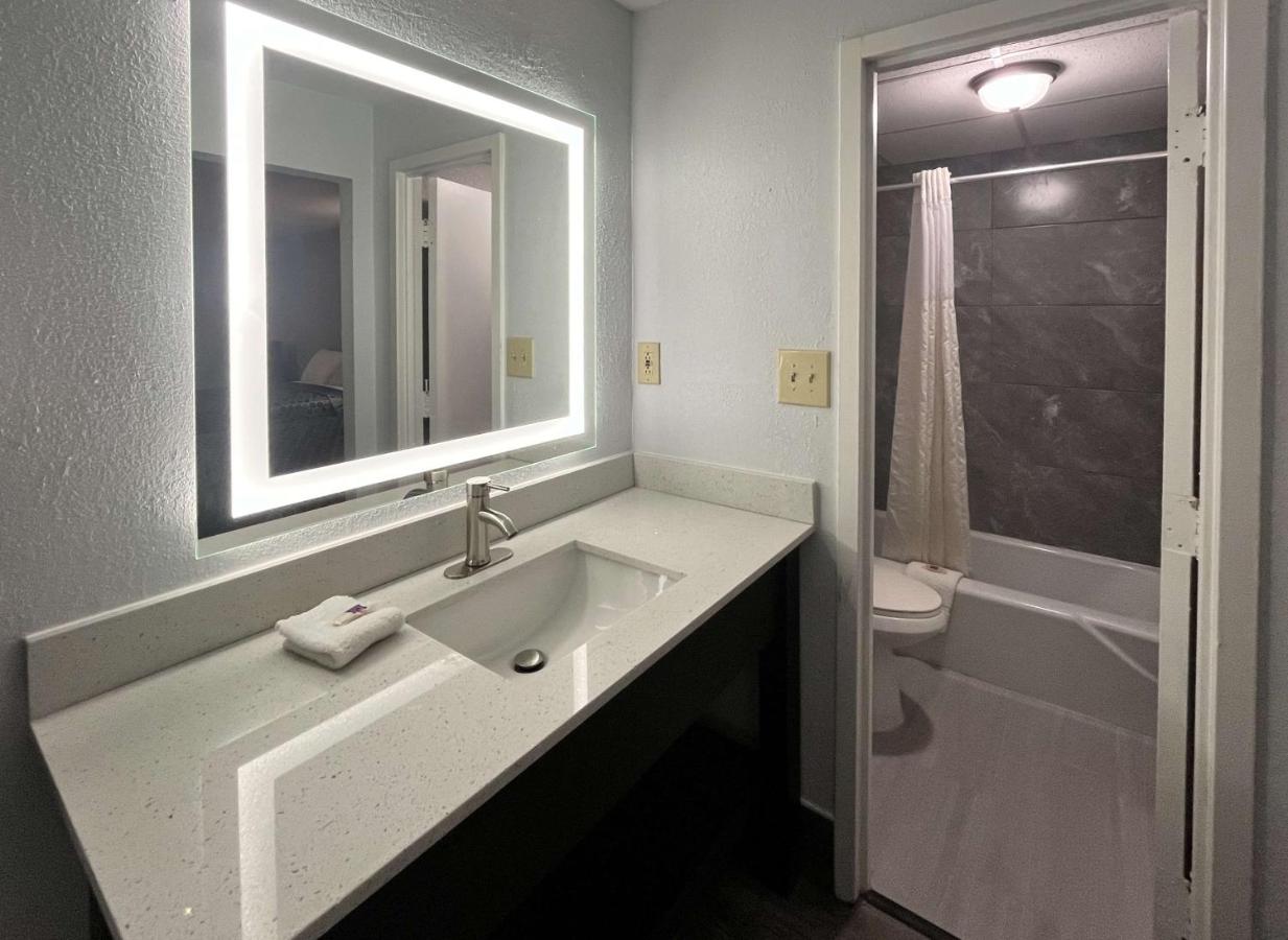 Royal Inn Spartanburg Business 85 — photo 17