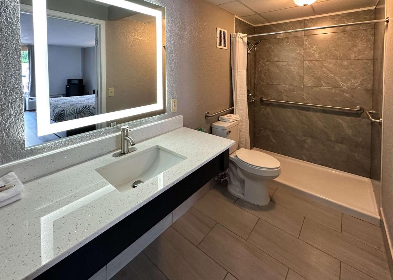 Royal Inn Spartanburg Business 85 — photo 19