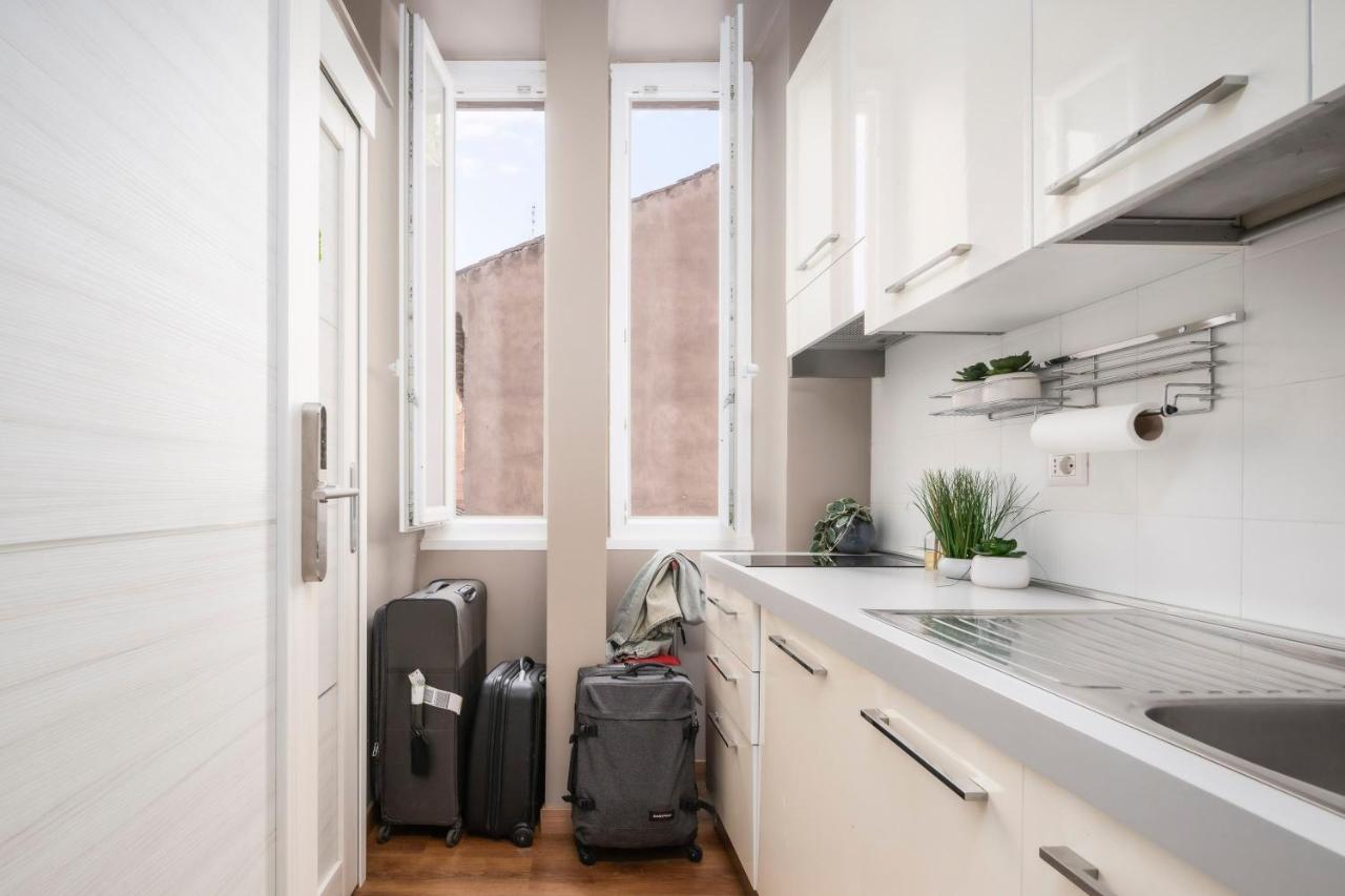 The Roman Empire Guesthouse - 4