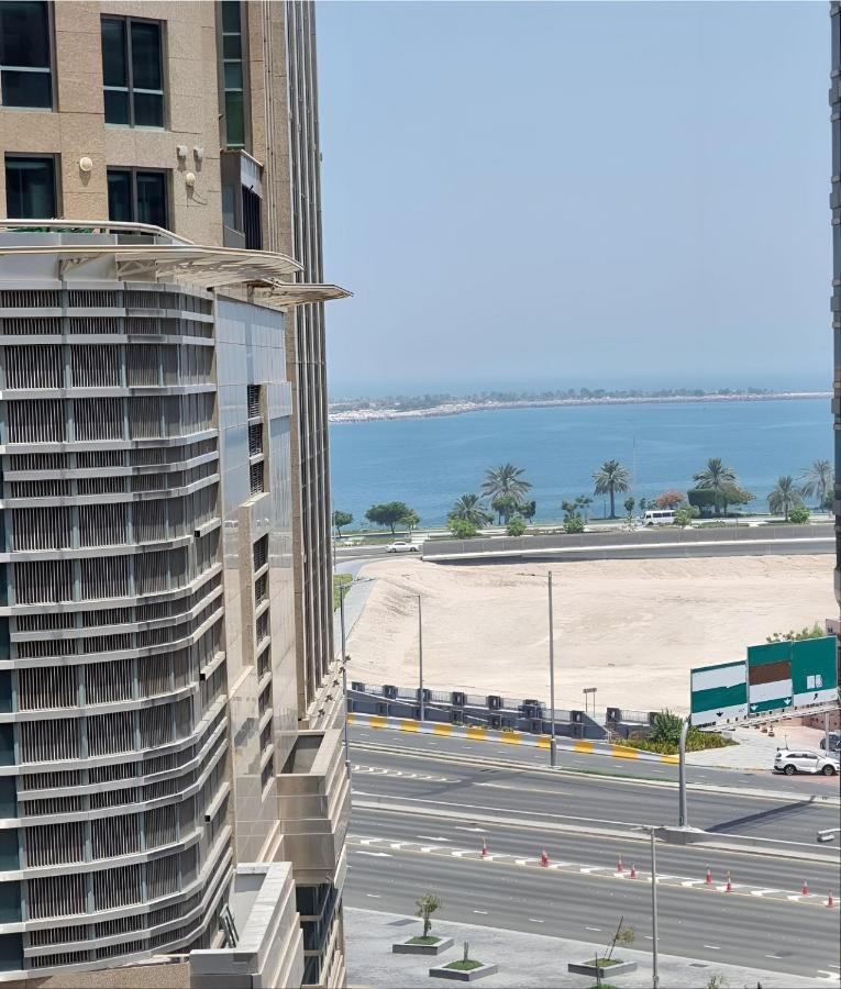 Cornich Street - Suave Sea View Room