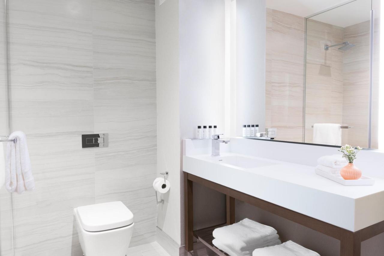 Courtyard New York Manhattan/Midtown West - 3