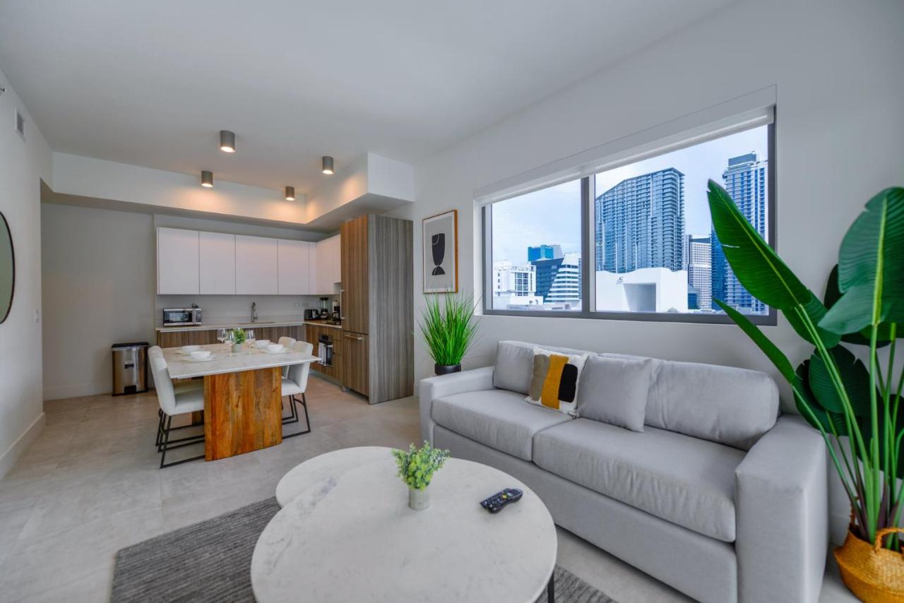 Condo with Amazing Views in the Heart of Brickell
