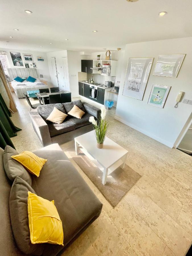 City Centre Cozy Studio flat Second Floor - 4