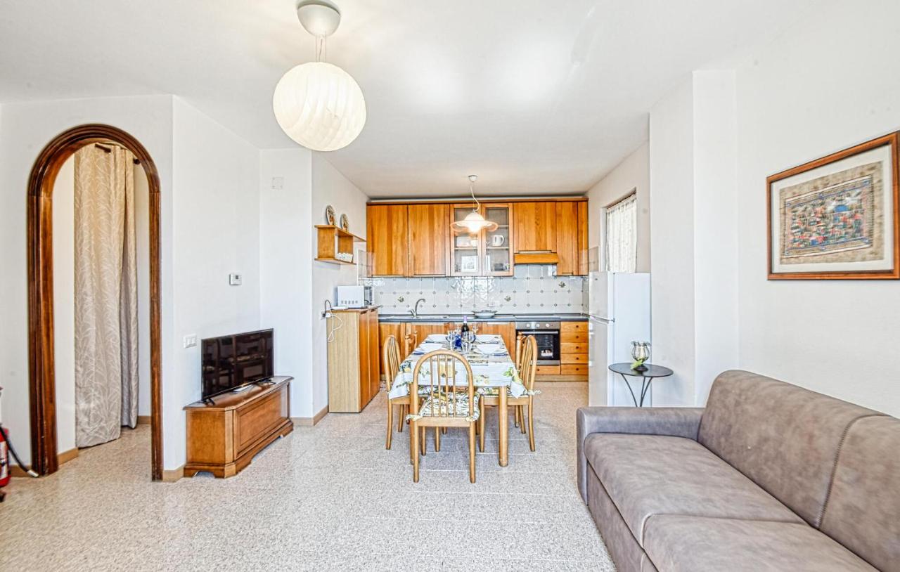 Amazing Apartment In Recco With Kitchen - 3