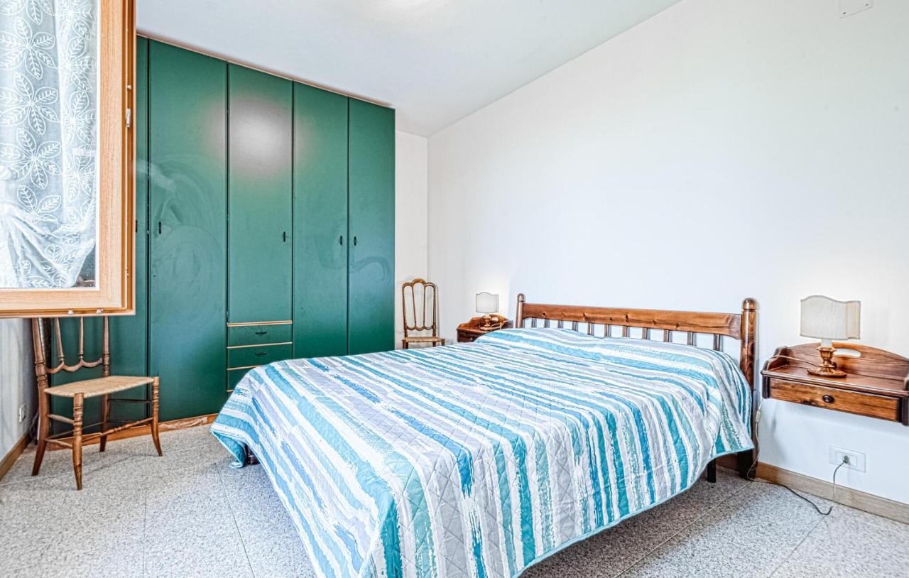 Amazing Apartment In Recco With Kitchen - 4