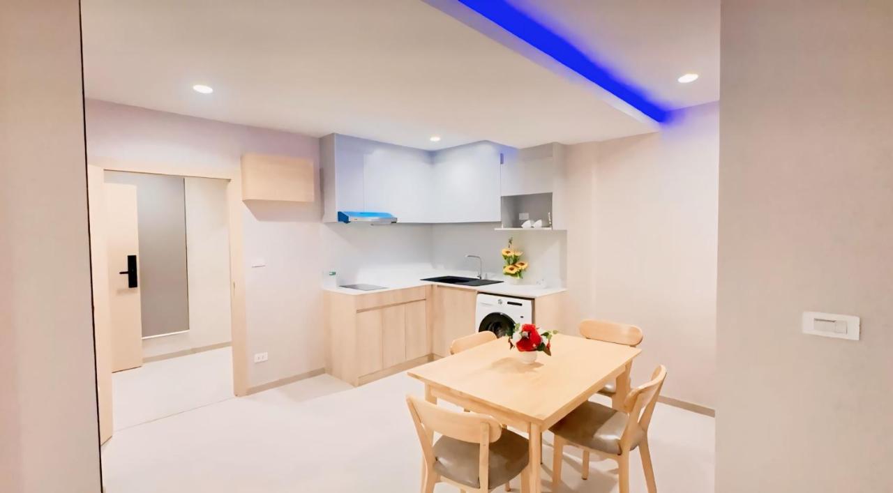 New Ekamai Thonglor Luxury Home near 711, BTS, Mall - 4