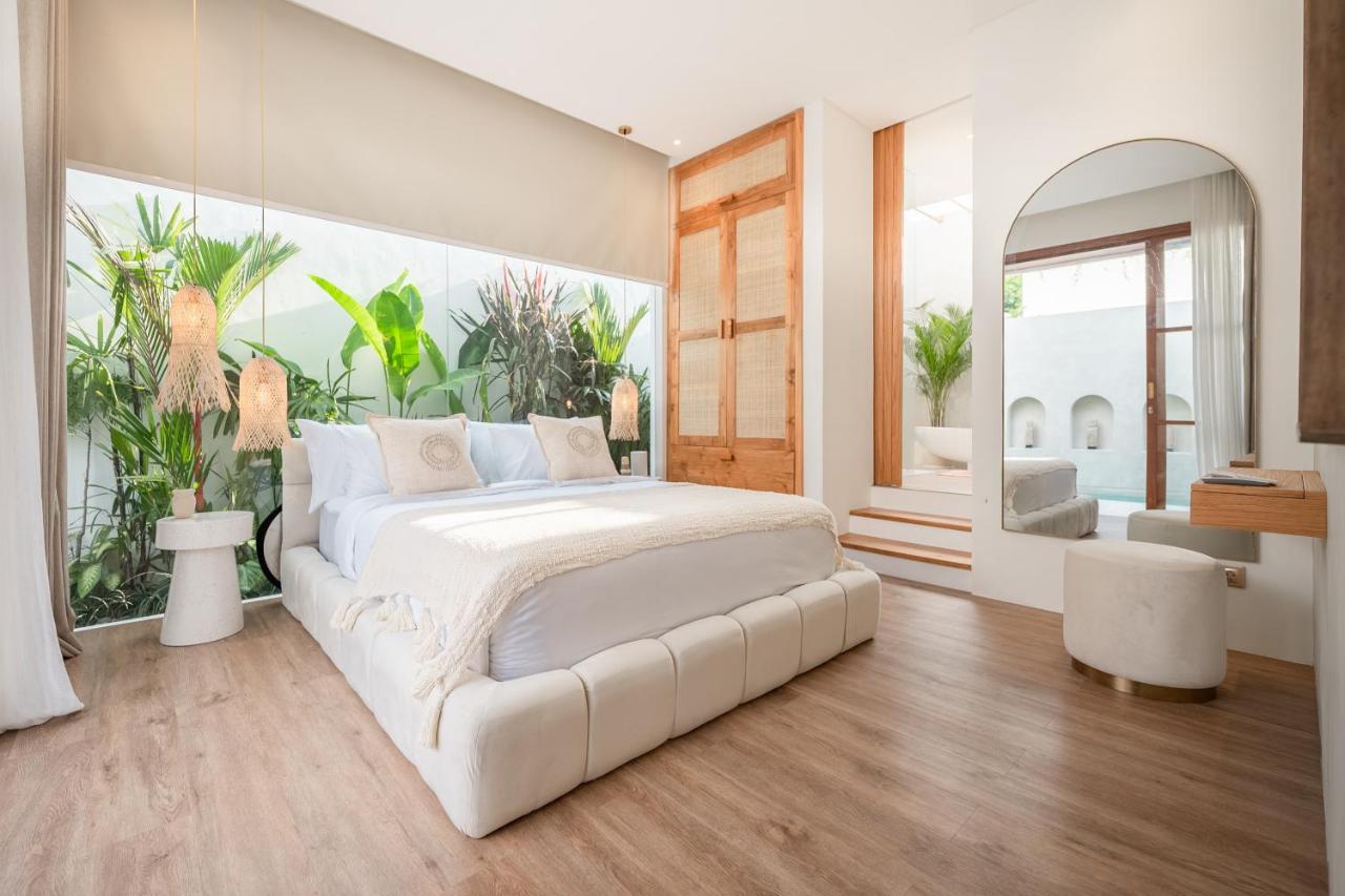 New Luxury Tropical Villa Canggu - 2