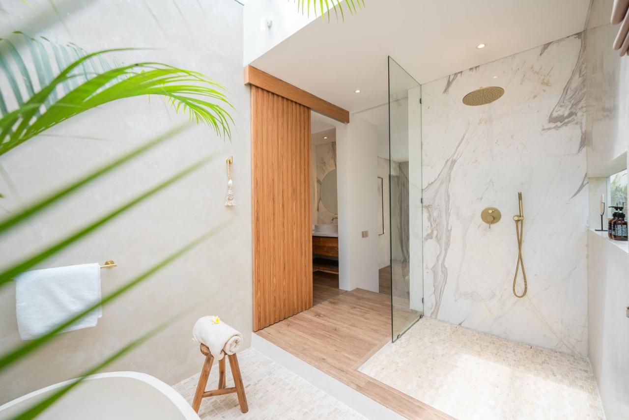 New Luxury Tropical Villa Canggu - 3