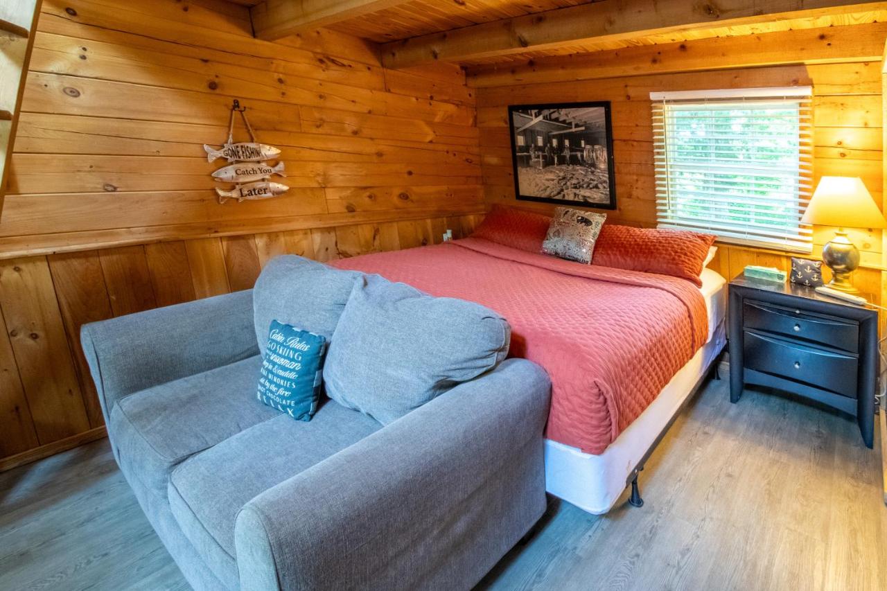 Kozy Haven Log Cabin Rentals — photo 14