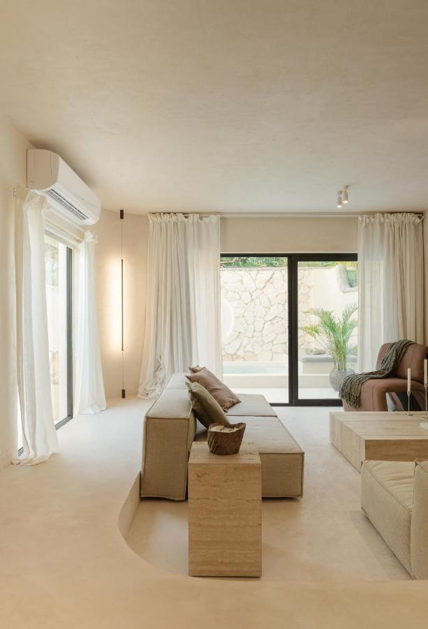 Aesthetic Design Suite Aire with Pool - 4