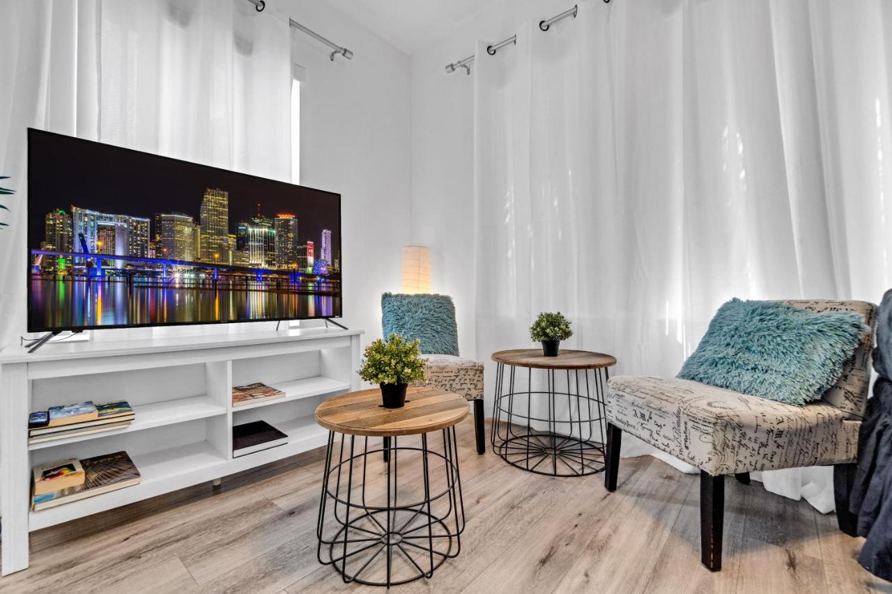 Wonderful 6ppl Apt 5 min walking Design District 2 - 5