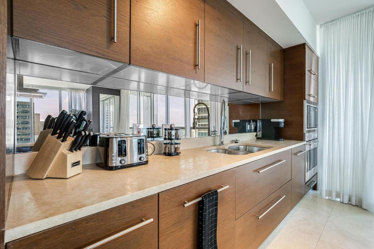 ICON Brickell Miami- 2 bedroom Condo with City and water views! - 5