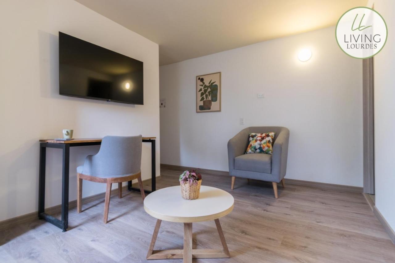 Living Lourdes 64-307 - 5