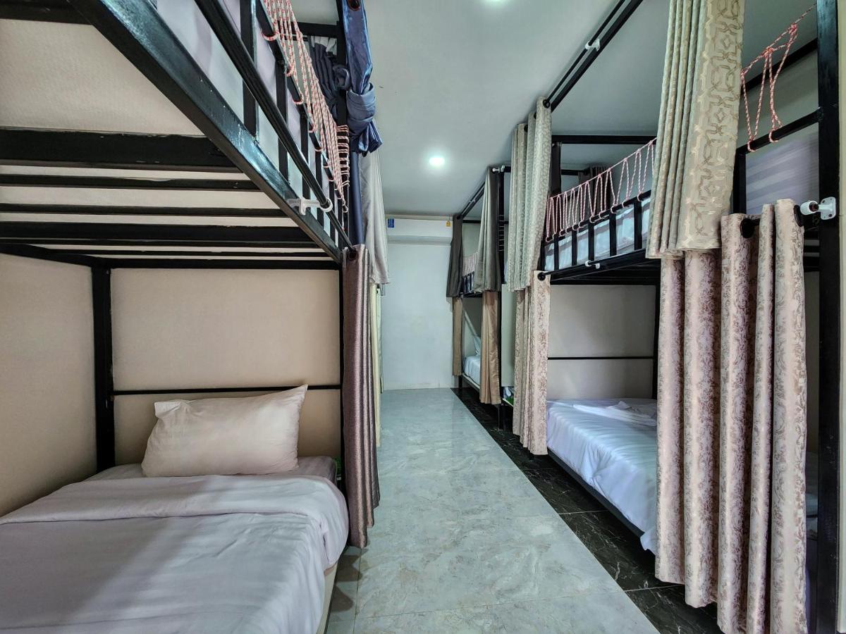 Bambus Restaurant, Bar & Hostel - 2