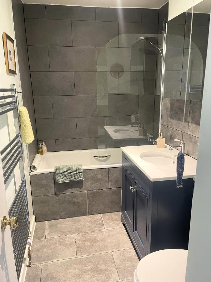 Central Georgian Garden Flat with Free Parking - 5