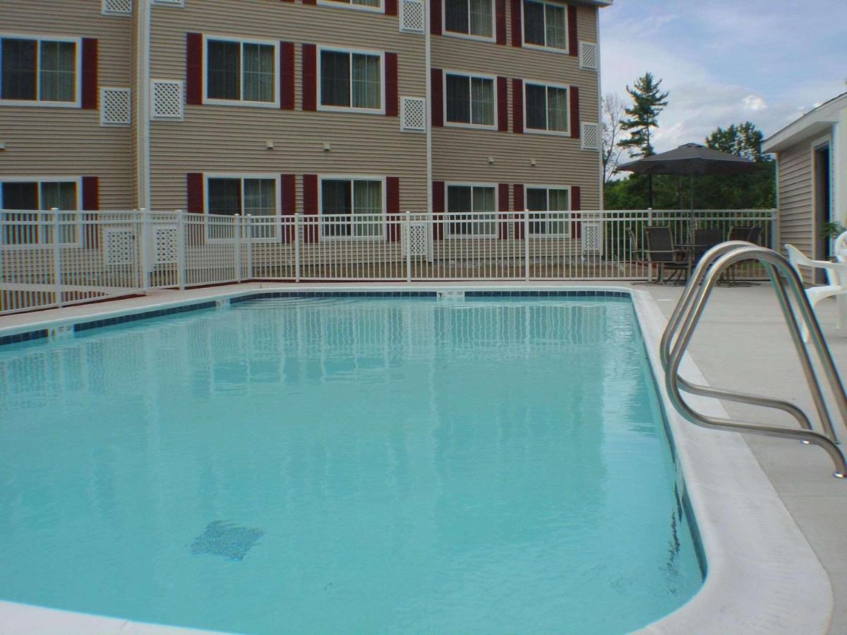 Countryside Inn & Suites — photo 2
