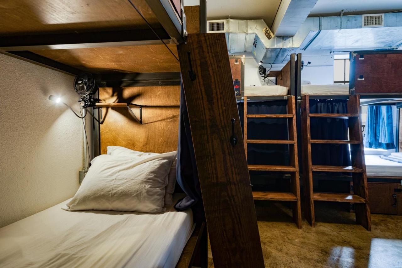 R&R Hostels Austin — photo 20