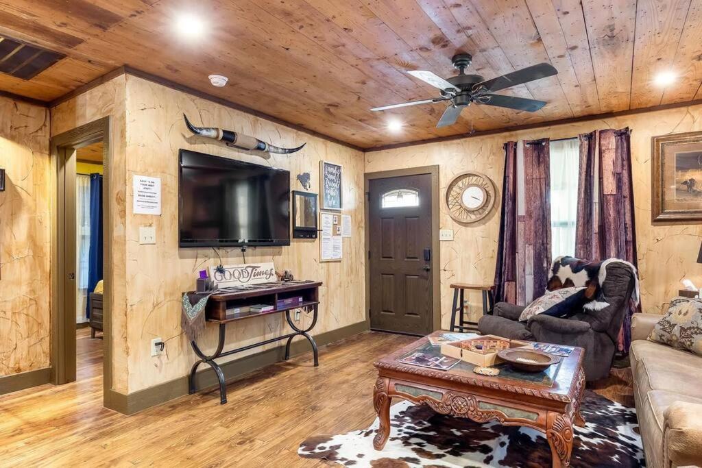 Cowboy Inn — photo 24