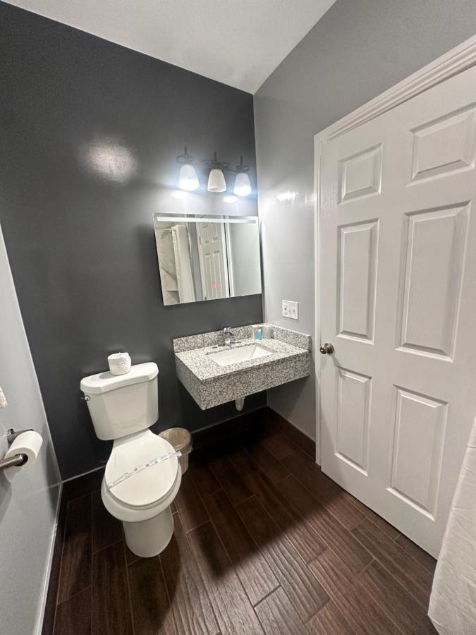 Travelers Inn — photo 3