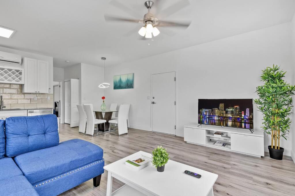 Magical bright Apt 5min walking Design District apt 5 - 5