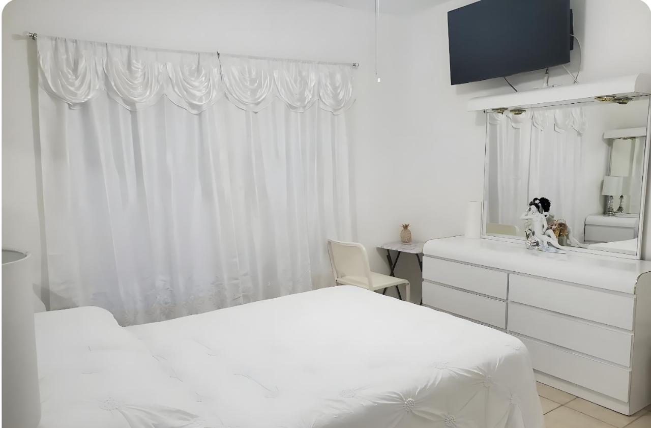 B1 Best Value on Private Bedroom with Private Bathroom in Little Havana, Miami - 2