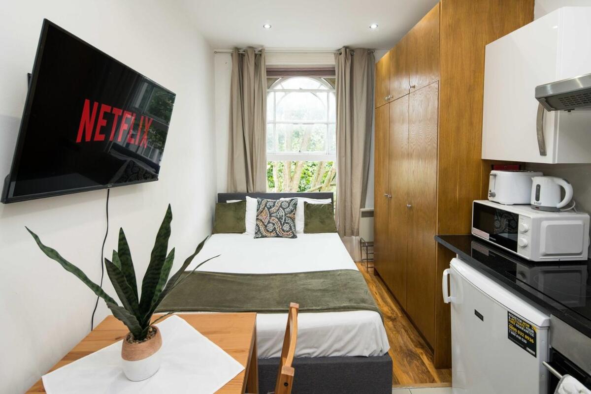 Charming Fully Equipped Studio - 4