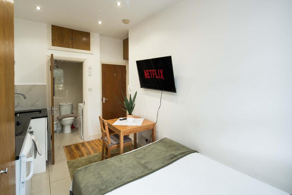 Charming Fully Equipped Studio - 5