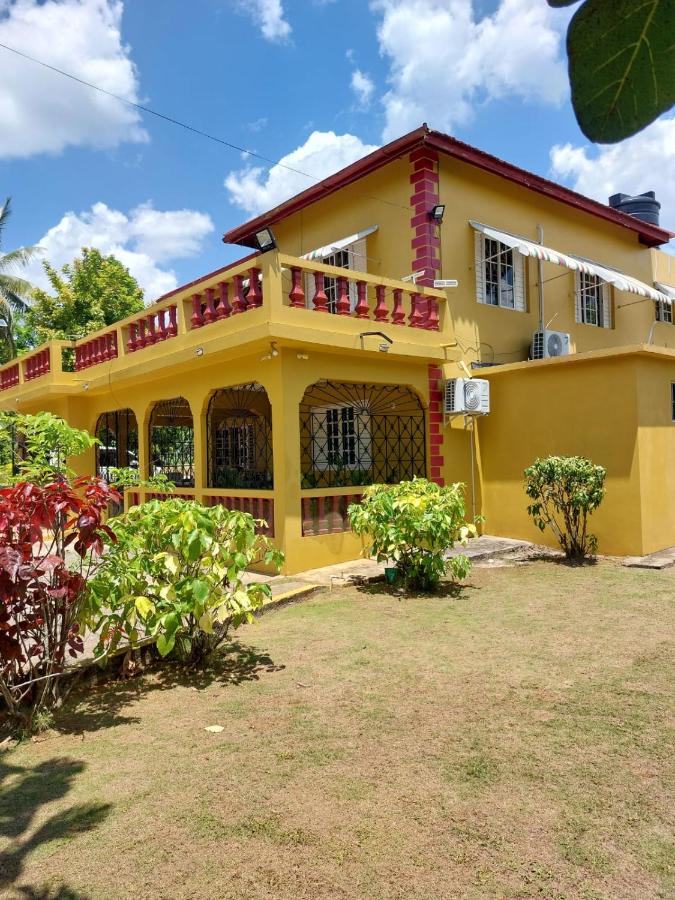 Griffiths Guest House - 4