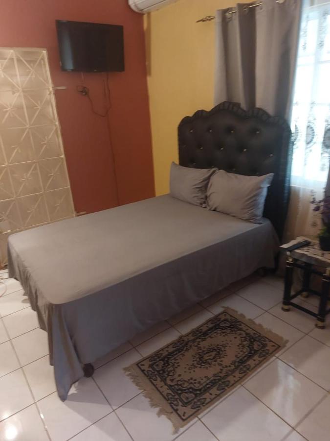 Griffiths Guest House - 2