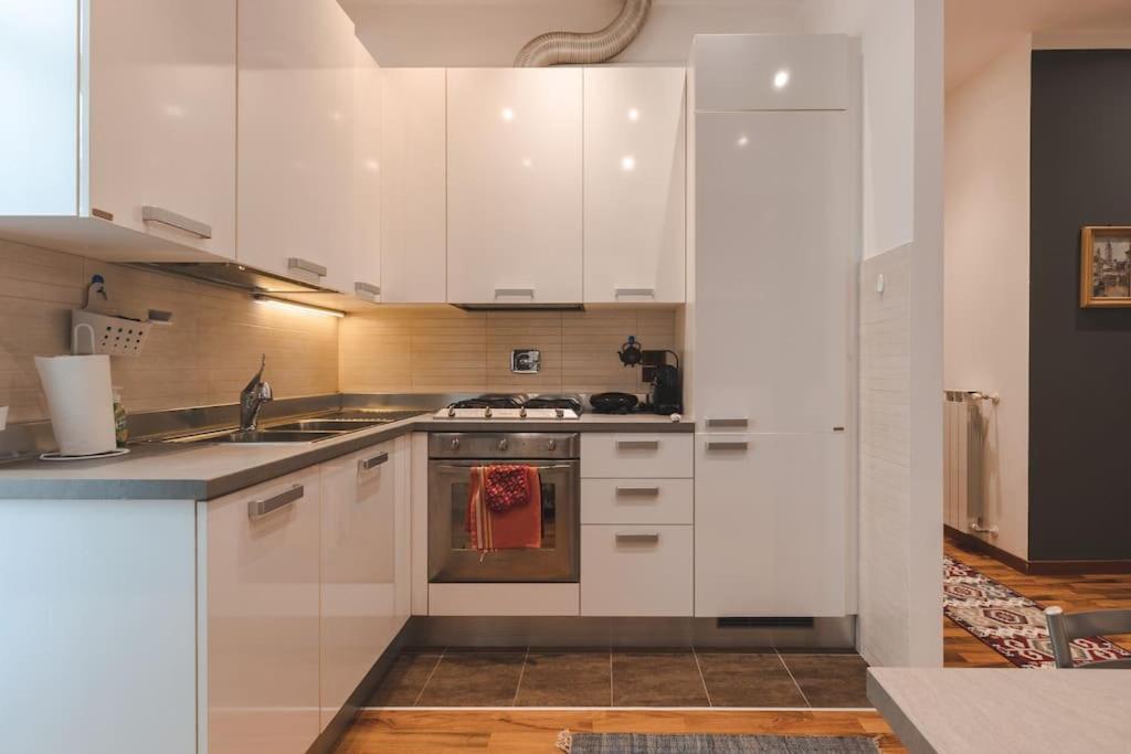 2 Bedroom - Free WiFi - Italian Star Apartment - 4