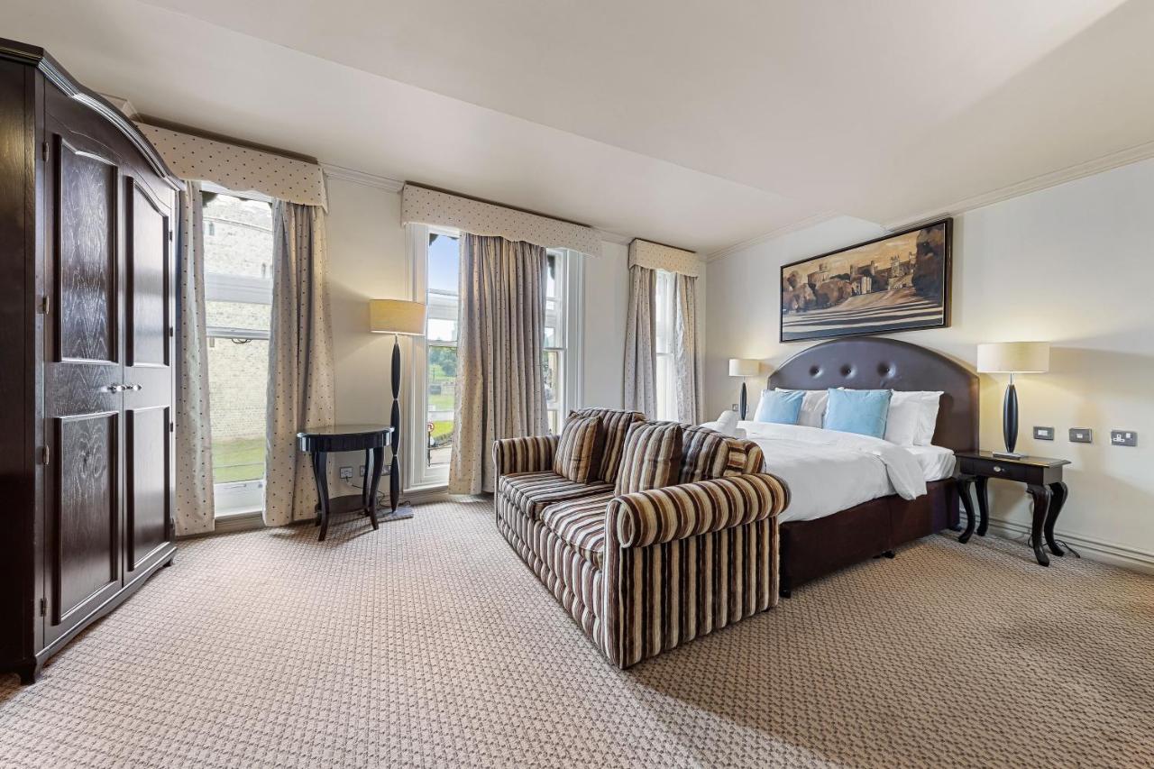 Deluxe Quadruple Room with Castle View